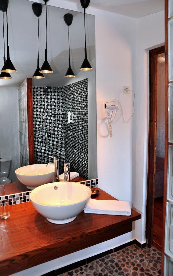 Rova Hotel อันตานานารีโว ภายนอก รูปภาพ