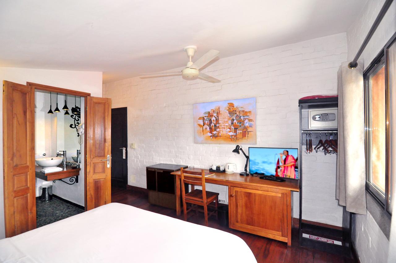 Rova Hotel อันตานานารีโว ภายนอก รูปภาพ