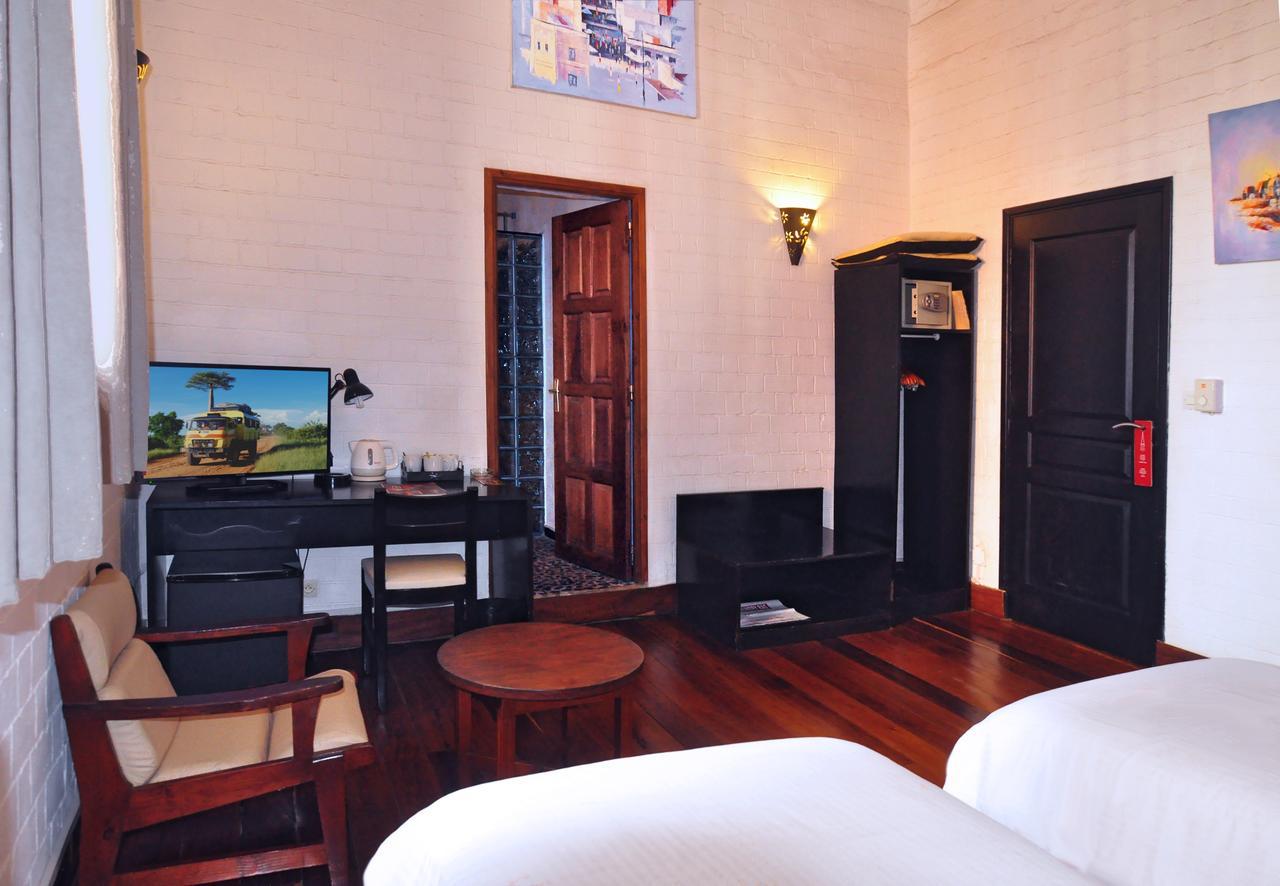 Rova Hotel อันตานานารีโว ภายนอก รูปภาพ